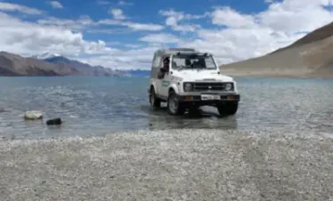 Jeep Safari Tour Manali to Leh