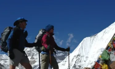 Laya and Lingshi Trek